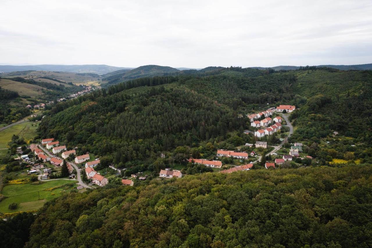 Apartmán Videki Vendeghaz A Buekkben, Pezsgofuerdovel. Királd Exteriér fotografie