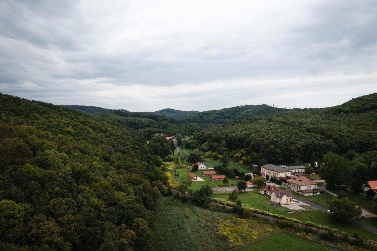 Apartmán Videki Vendeghaz A Buekkben, Pezsgofuerdovel. Királd Exteriér fotografie