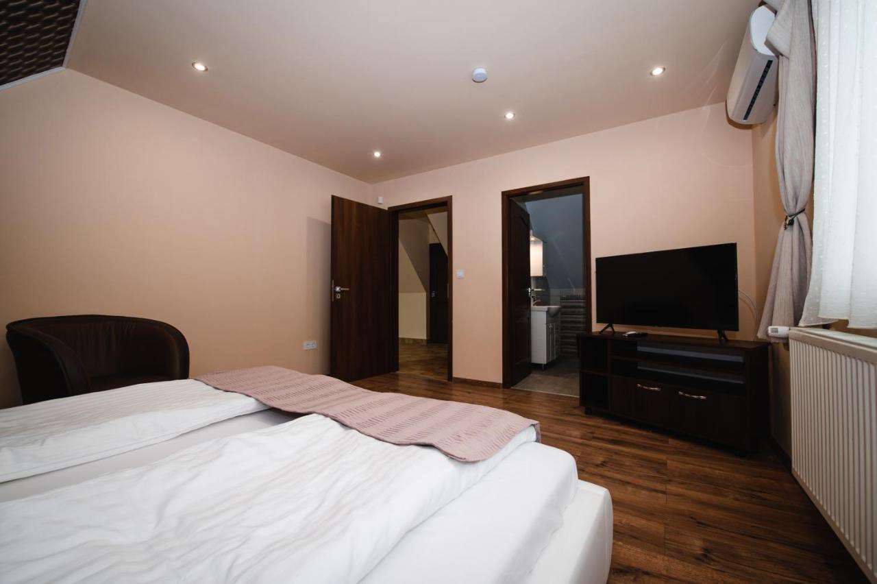 Apartmán Videki Vendeghaz A Buekkben, Pezsgofuerdovel. Királd Exteriér fotografie