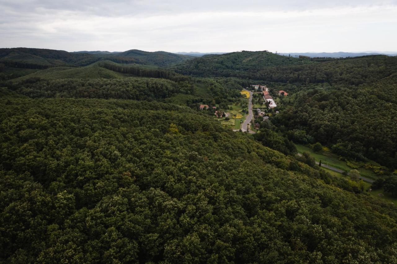 Apartmán Videki Vendeghaz A Buekkben, Pezsgofuerdovel. Királd Exteriér fotografie
