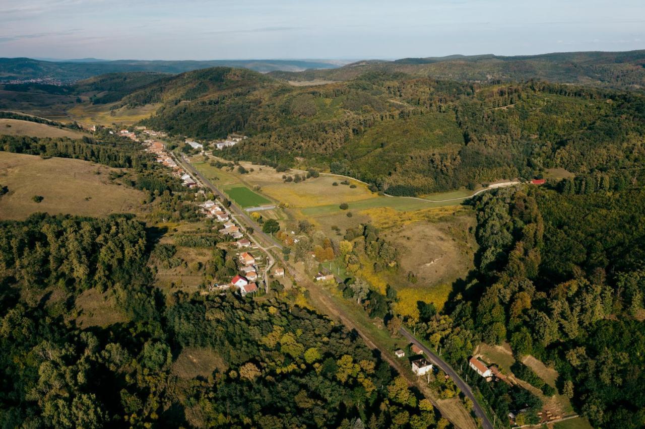Apartmán Videki Vendeghaz A Buekkben, Pezsgofuerdovel. Királd Exteriér fotografie
